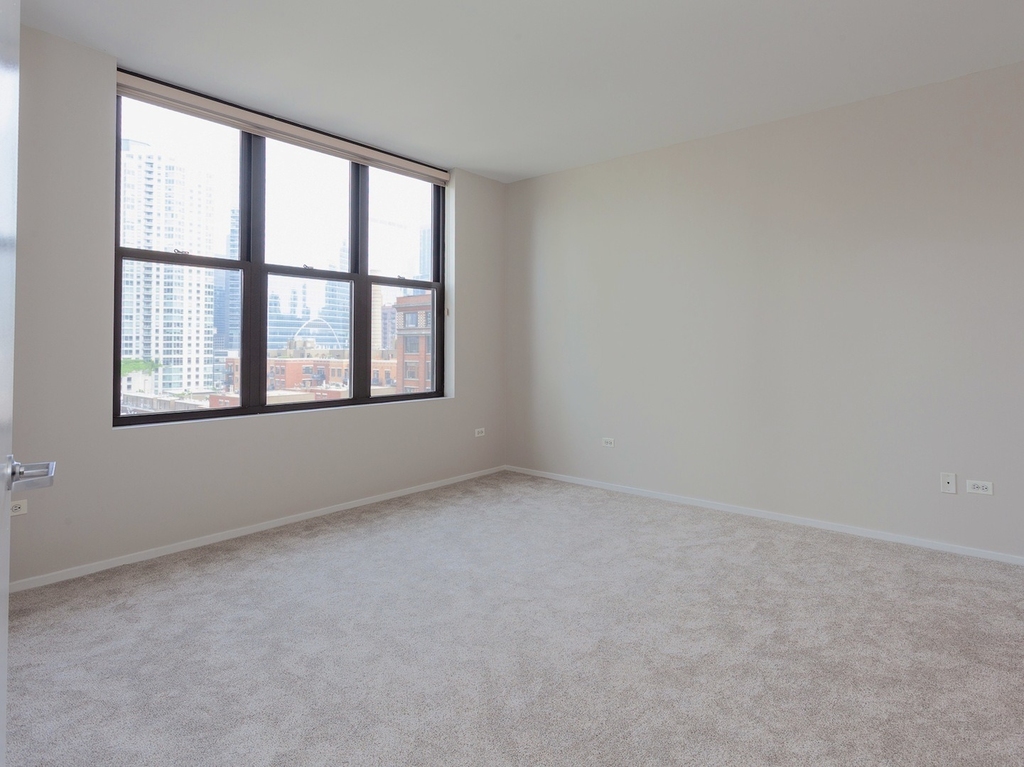 330 N Jefferson Street - Photo 8