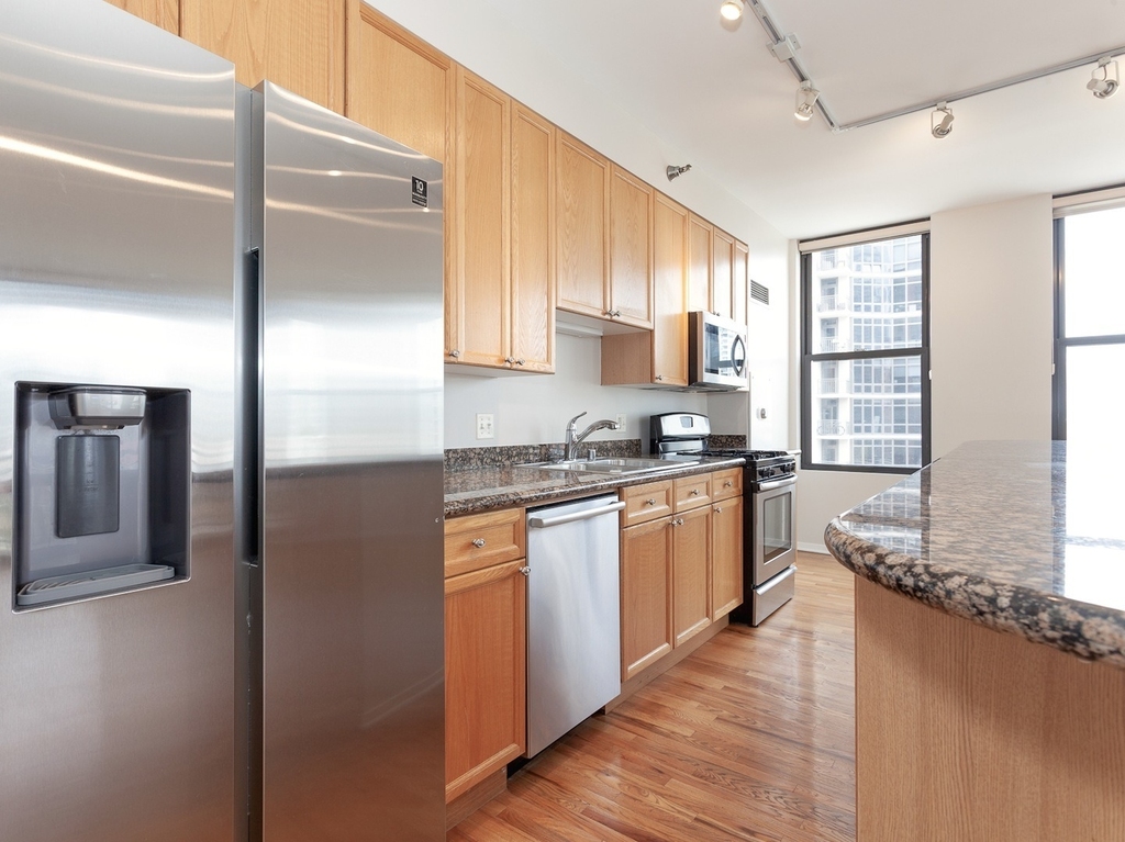 330 N Jefferson Street - Photo 7
