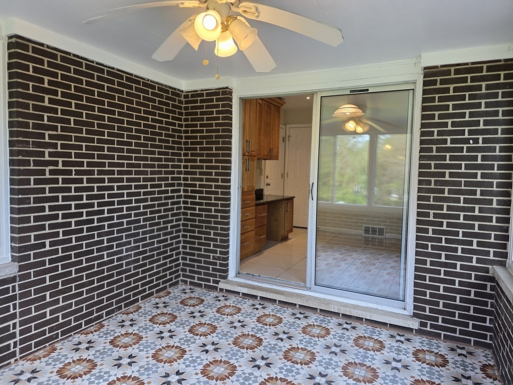 87 W Surrey Lane - Photo 19