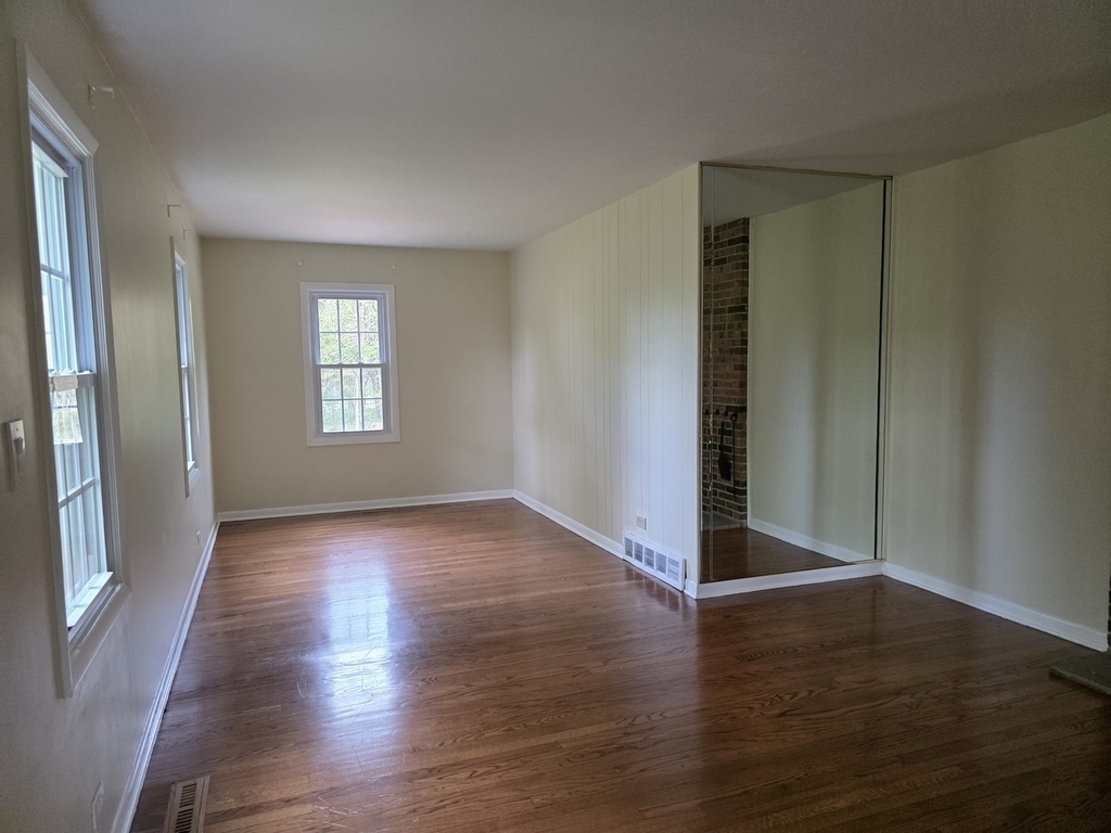 87 W Surrey Lane - Photo 6