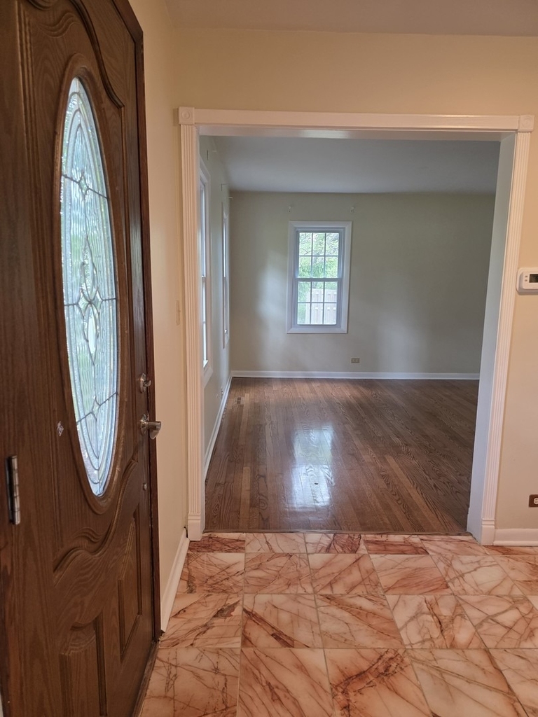 87 W Surrey Lane - Photo 4