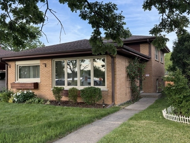 2185 Lee Street - Photo 0
