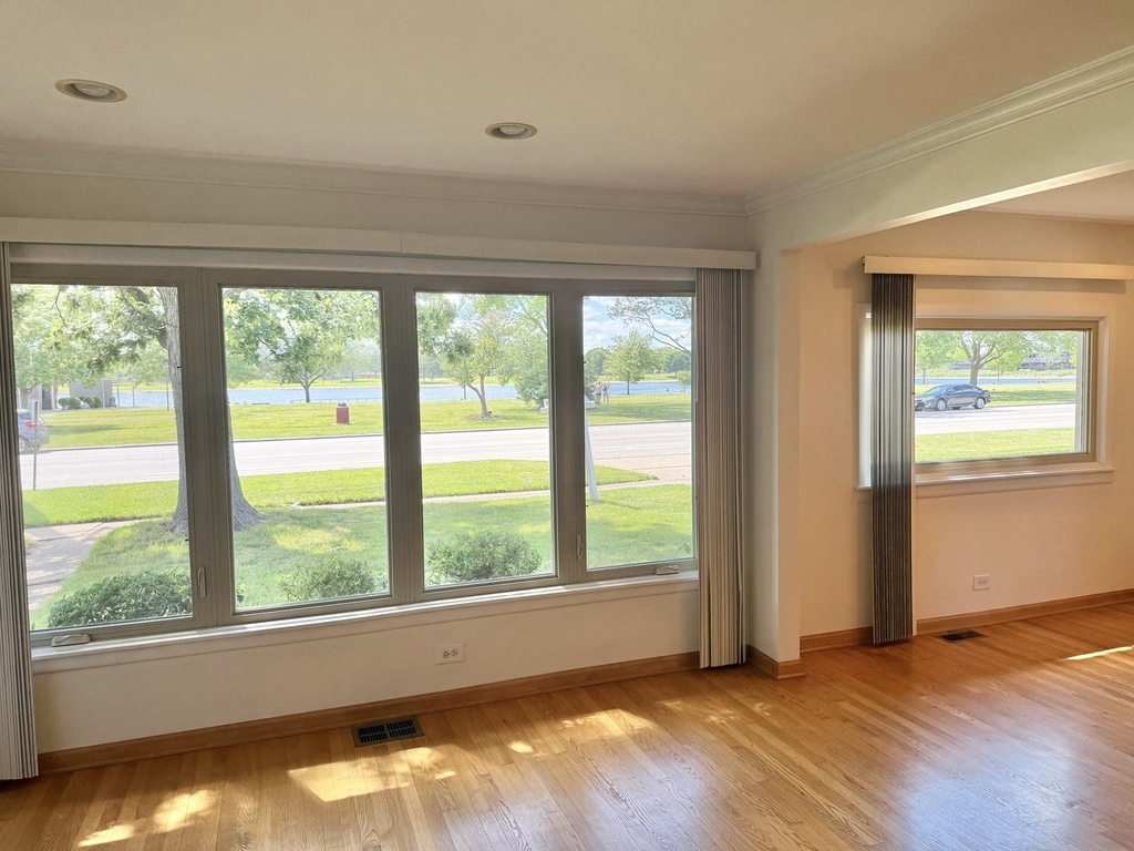 2185 Lee Street - Photo 23