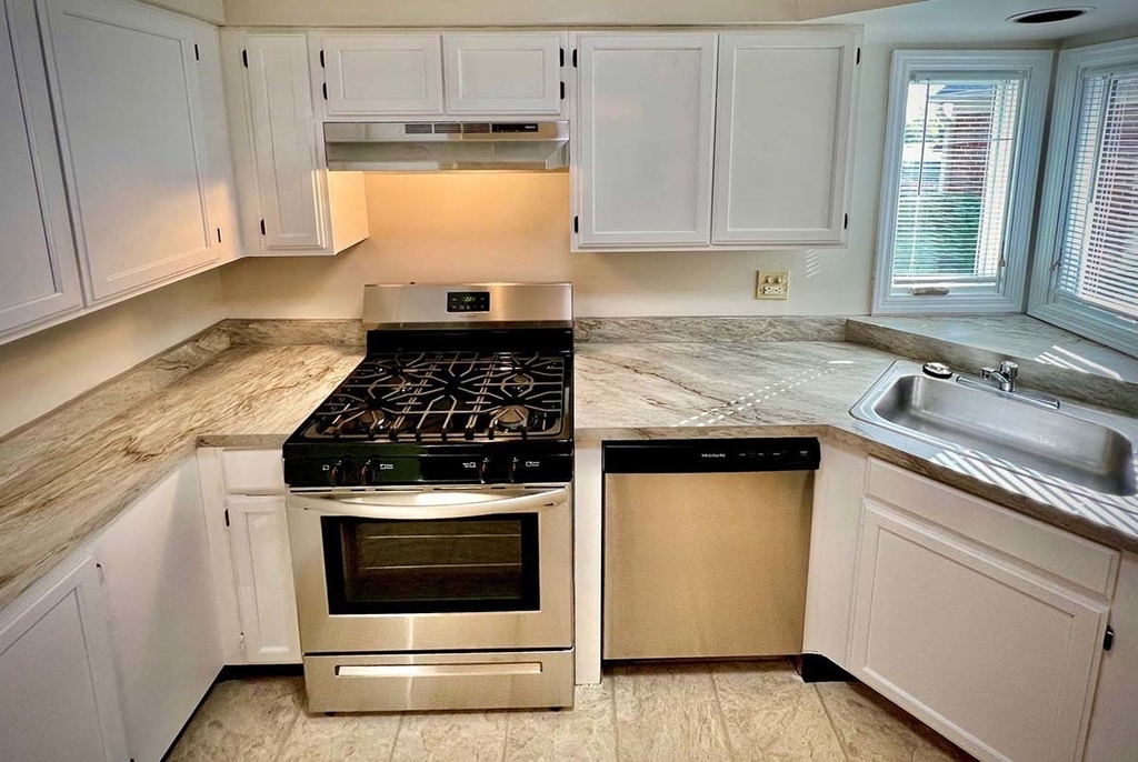 120 Inverness Court - Photo 8