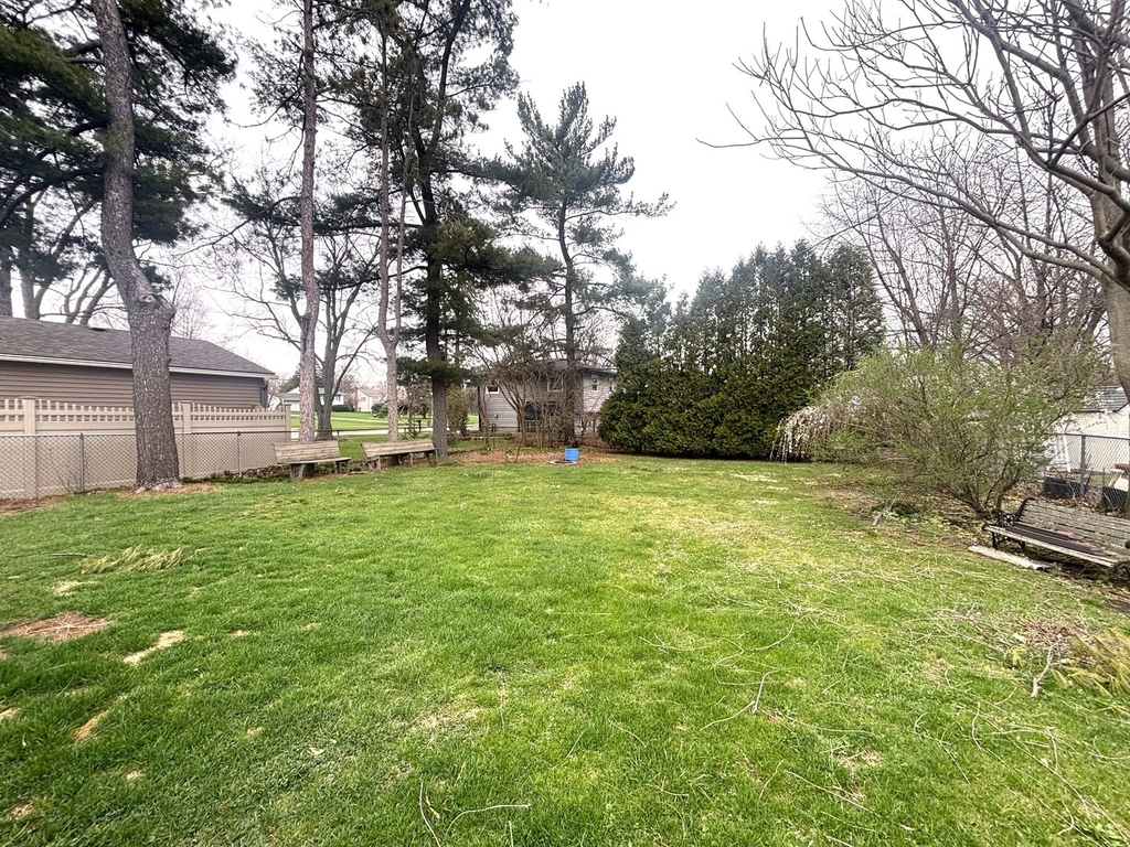440 W Meadow Avenue - Photo 12