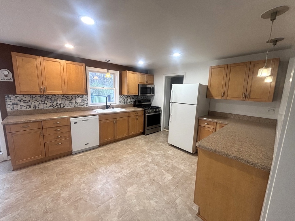 440 W Meadow Avenue - Photo 3