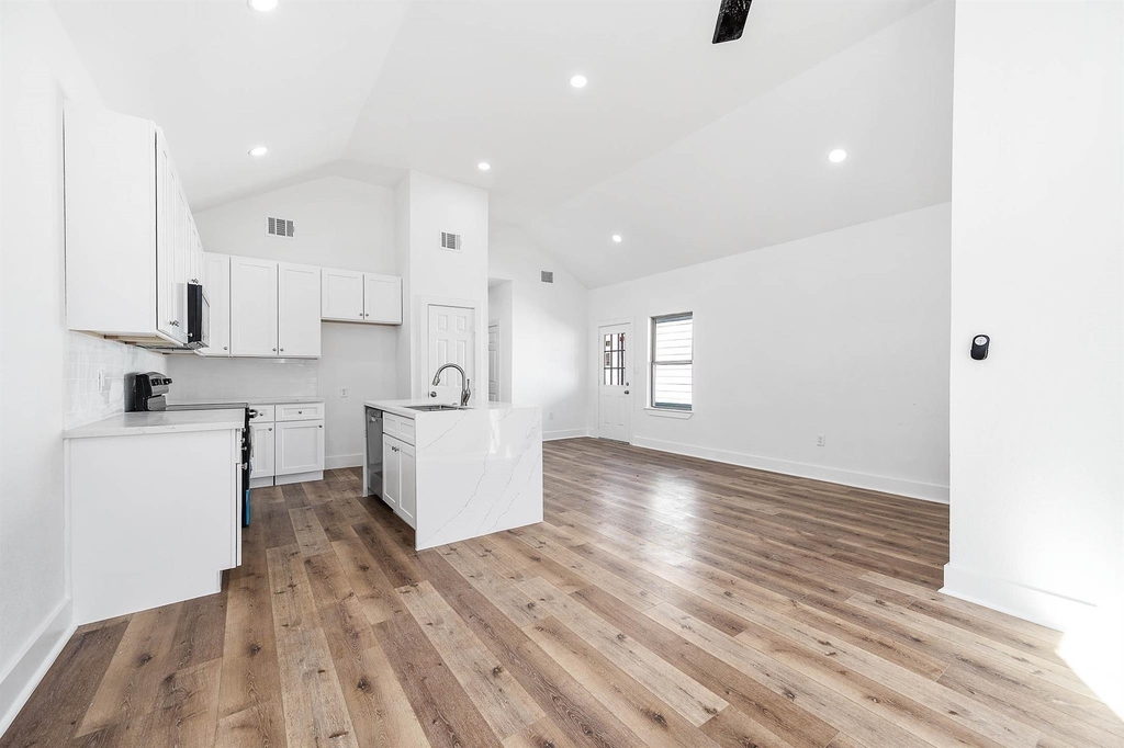 16982 W Hammon - Photo 2