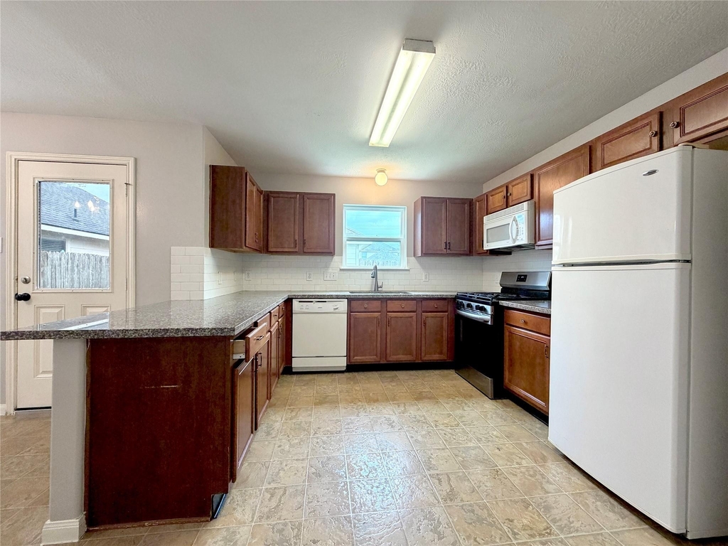 6415 Mountain Pines Lane - Photo 9