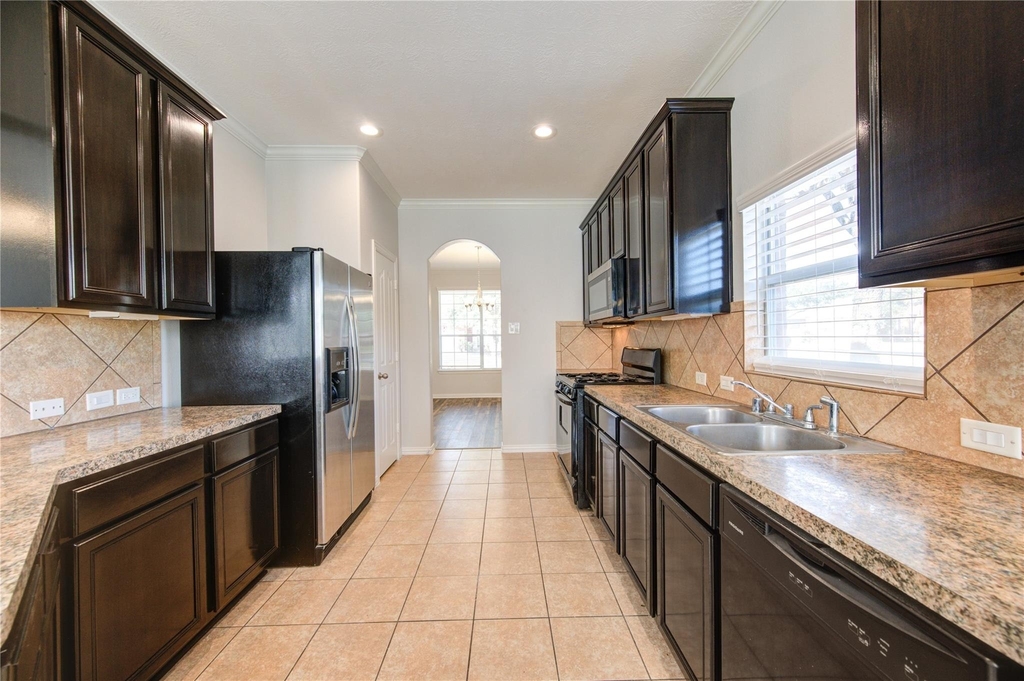 24615 Lakecrest Bend Drive - Photo 6