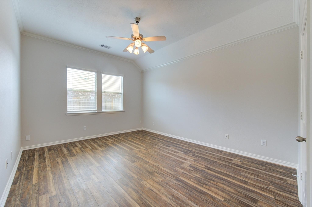 24615 Lakecrest Bend Drive - Photo 16