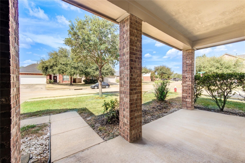 24615 Lakecrest Bend Drive - Photo 2