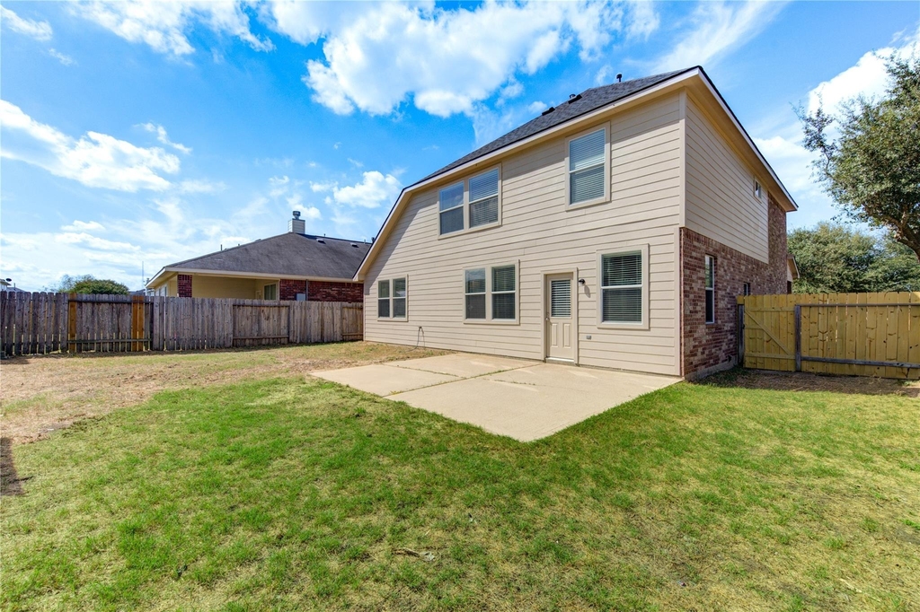 24615 Lakecrest Bend Drive - Photo 35