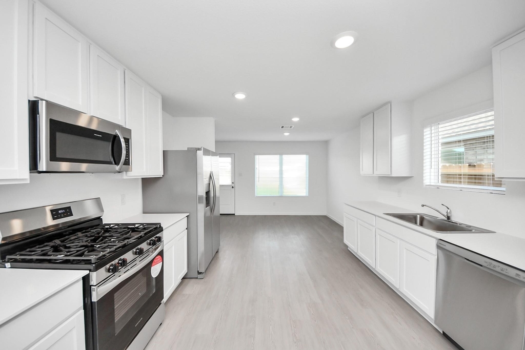 6415 Geyser Starish Drive - Photo 17