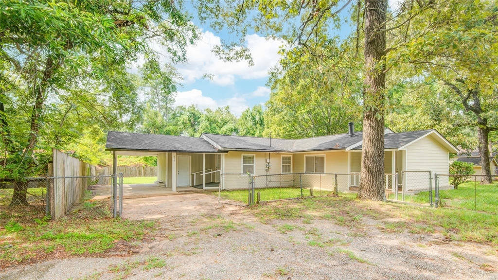 804 Chickasaw Drive - Photo 1