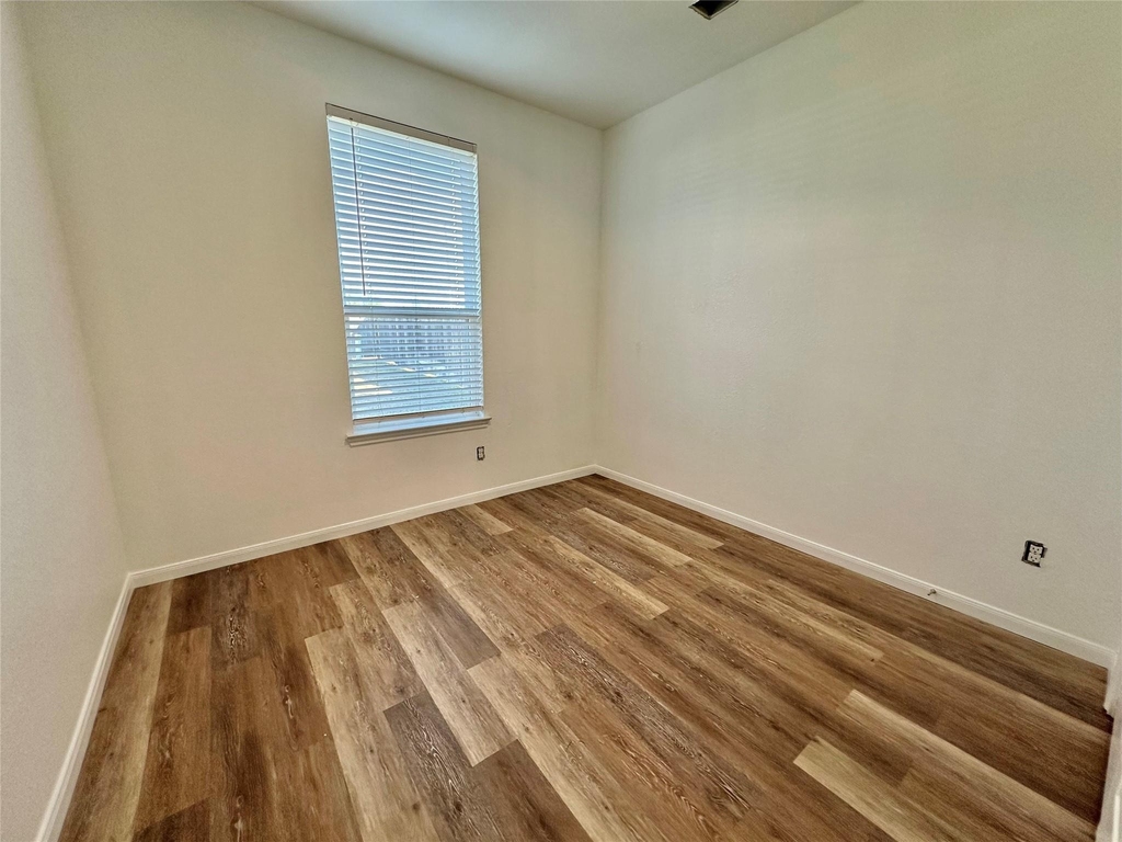 5703 Finely Run St - Photo 18