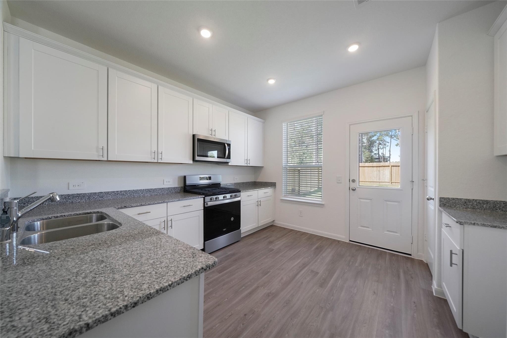 5703 Finely Run St - Photo 10