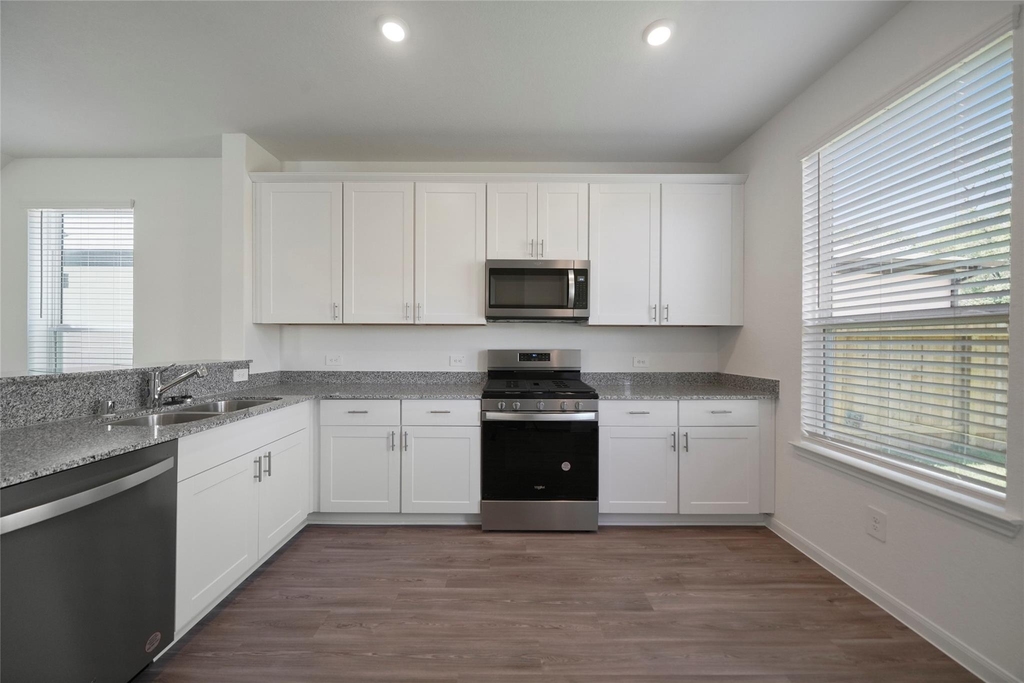 5703 Finely Run St - Photo 9