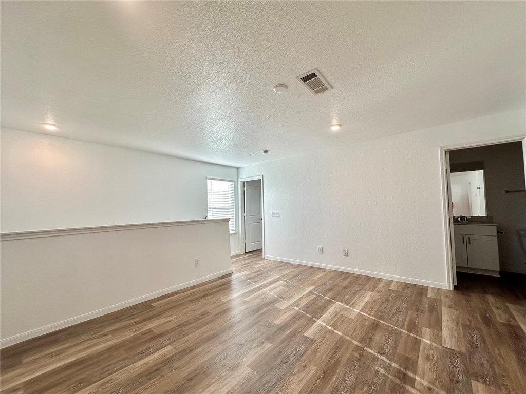 5703 Finely Run St - Photo 19