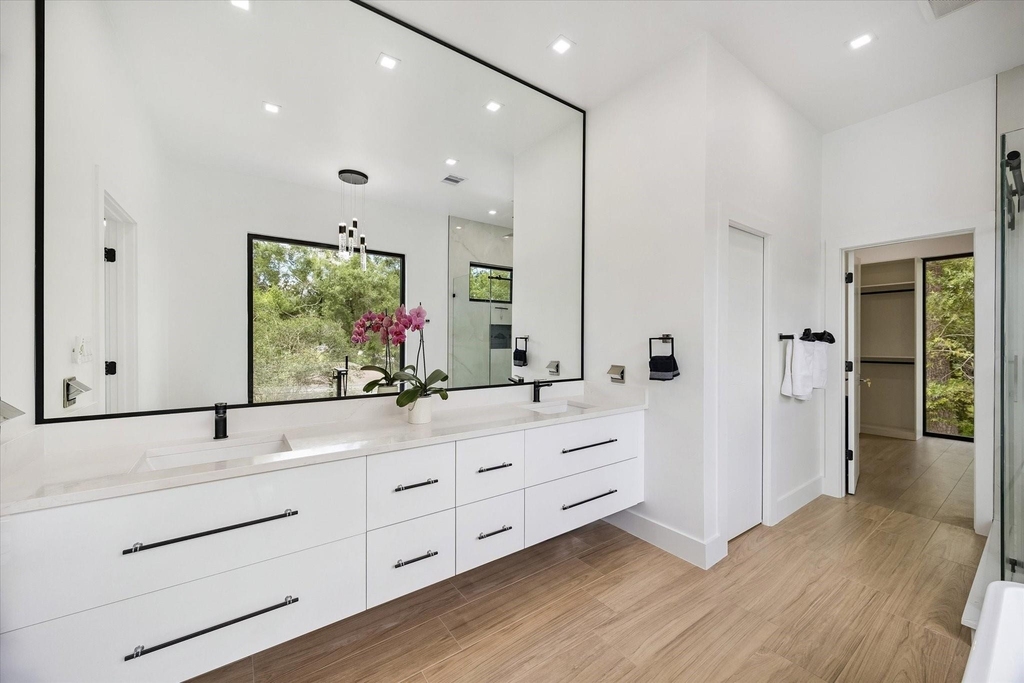 407 Brook Hollow Drive - Photo 17