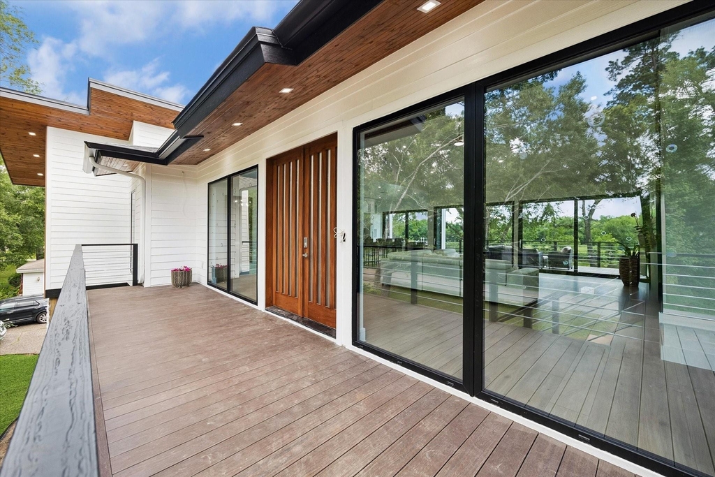 407 Brook Hollow Drive - Photo 1