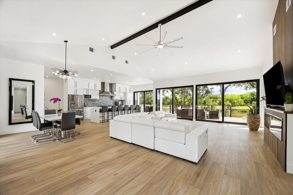 407 Brook Hollow Drive - Photo 4