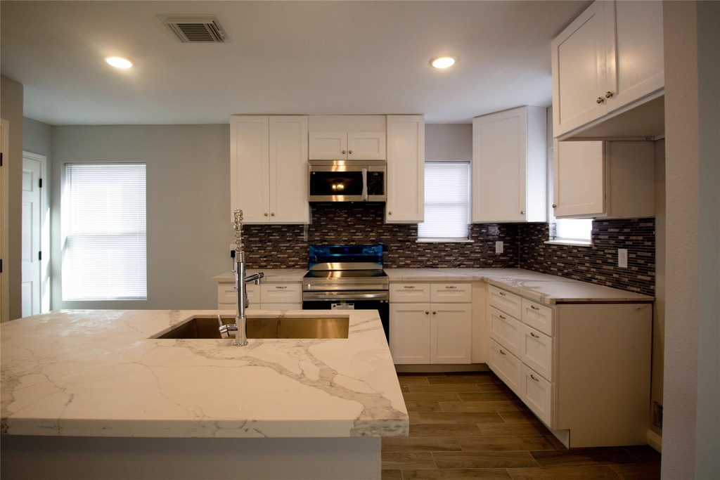 231 Betral Street - Photo 2