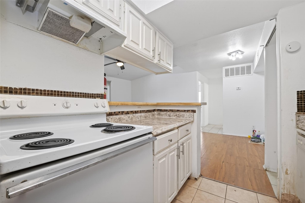 6001 Reims Road - Photo 9