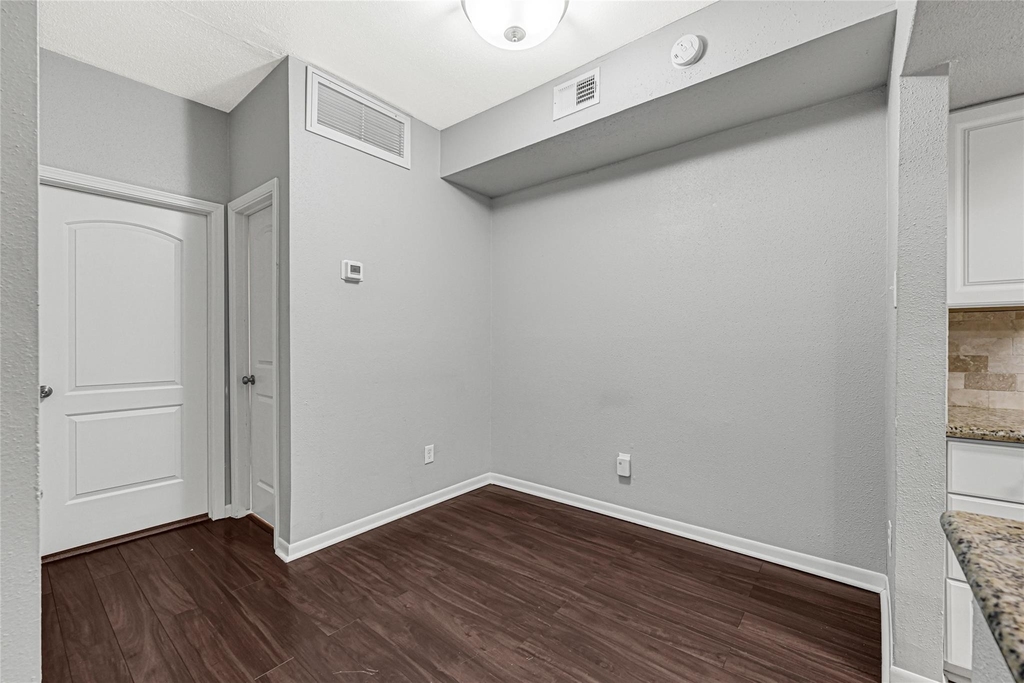 2425 Augusta Drive - Photo 6