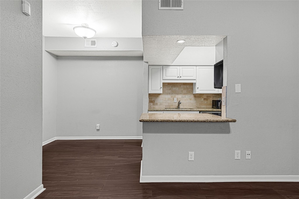 2425 Augusta Drive - Photo 7
