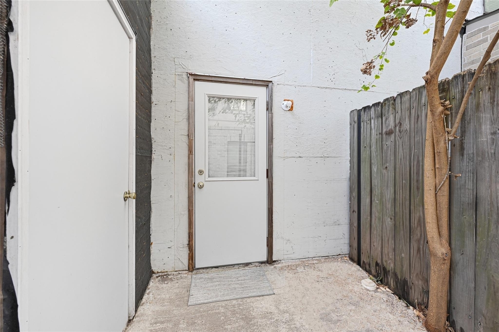 2425 Augusta Drive - Photo 28
