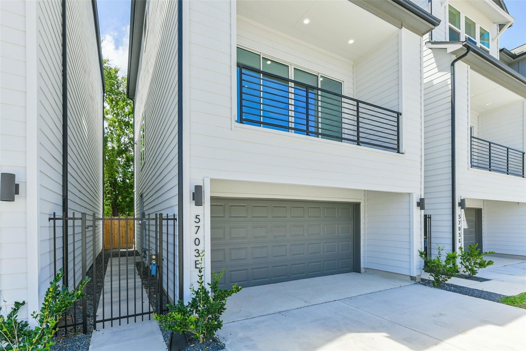 5703 Balbo Street - Photo 1