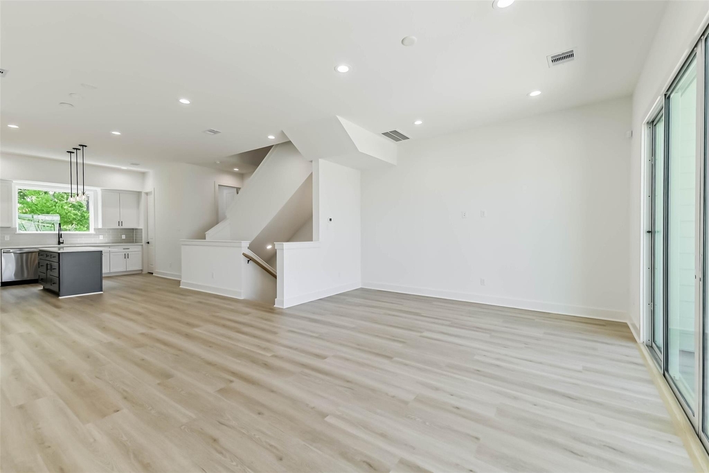 5703 Balbo Street - Photo 10