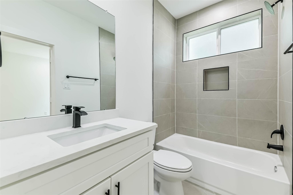5703 Balbo Street - Photo 8