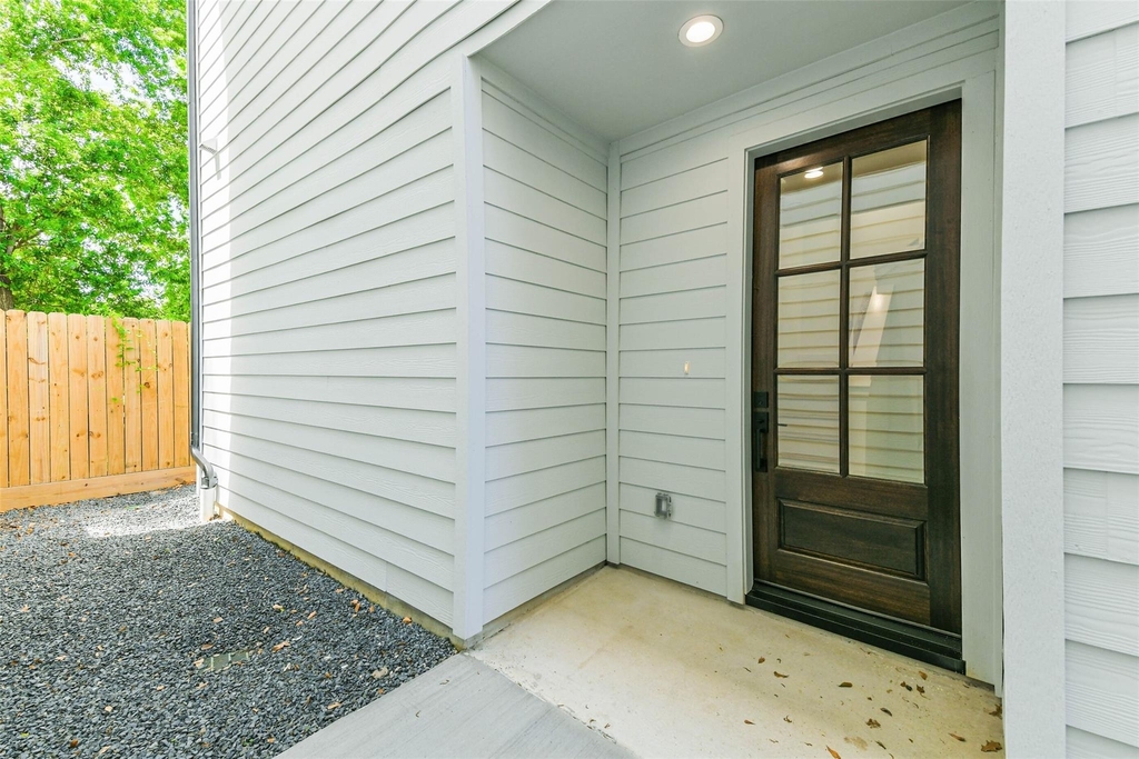 5703 Balbo Street - Photo 3