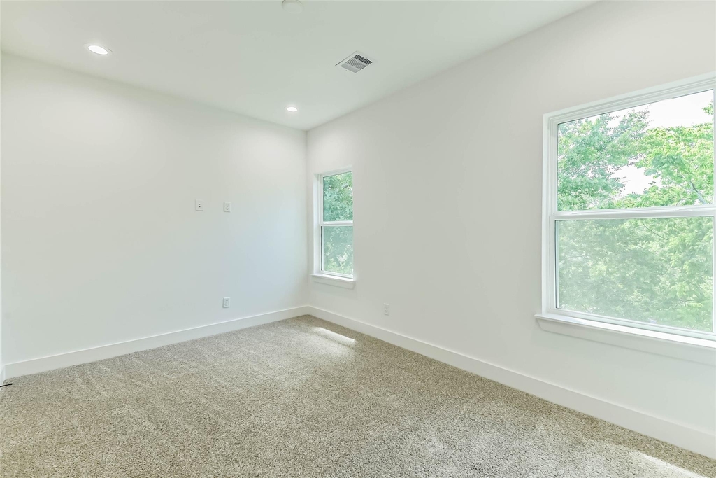 5703 Balbo Street - Photo 32