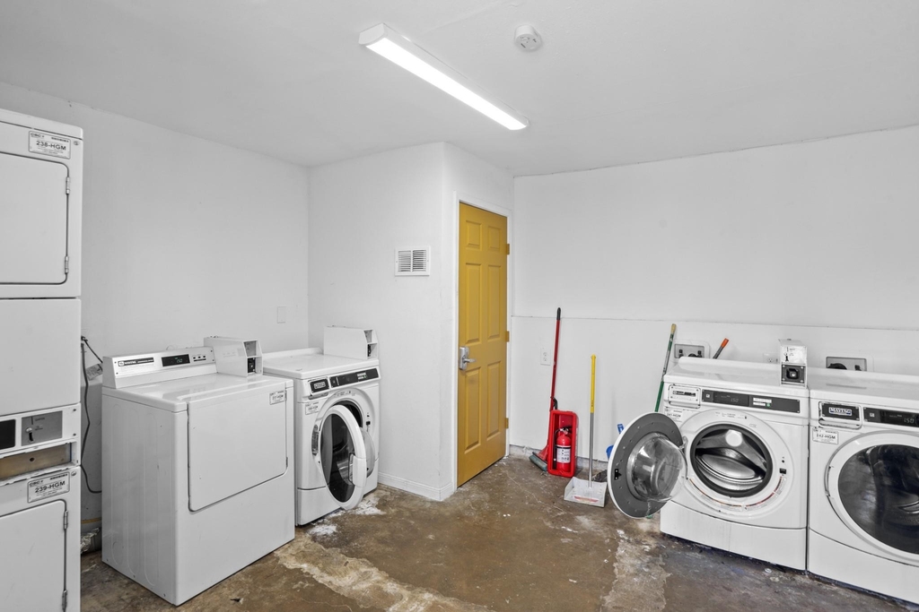 1408 Hughes Street - Photo 26