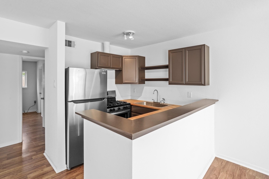 1408 Hughes Street - Photo 16