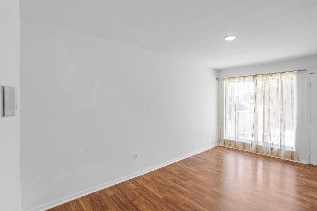 1408 Hughes Street - Photo 11