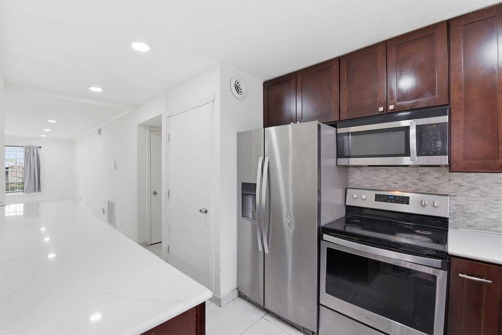 7900 Westheimer Road - Photo 9