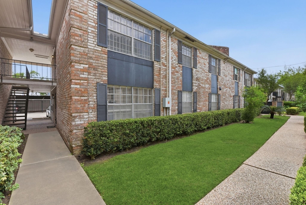7900 Westheimer Road - Photo 3