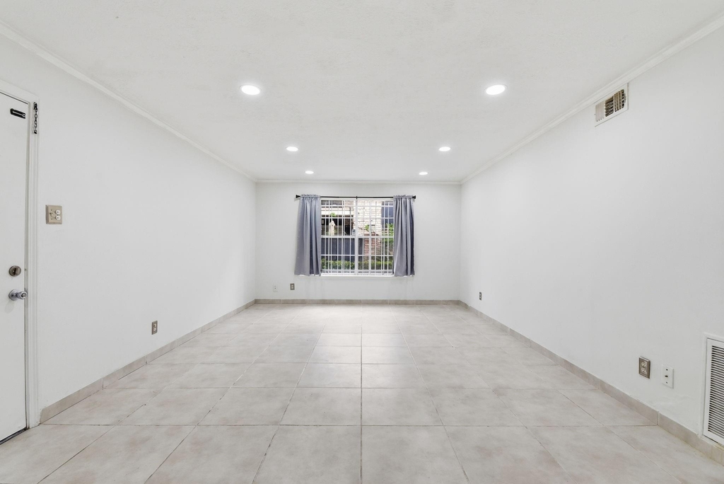 7900 Westheimer Road - Photo 4