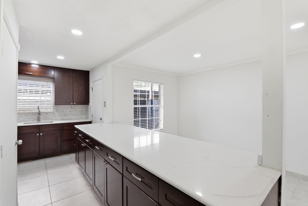 7900 Westheimer Road - Photo 6