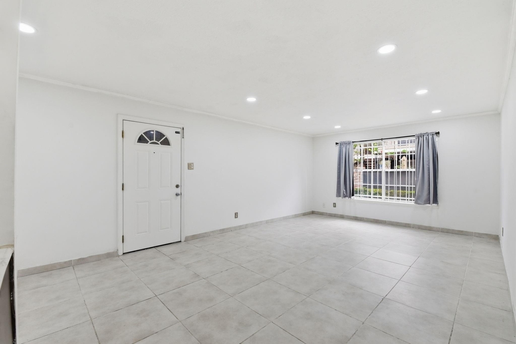 7900 Westheimer Road - Photo 5