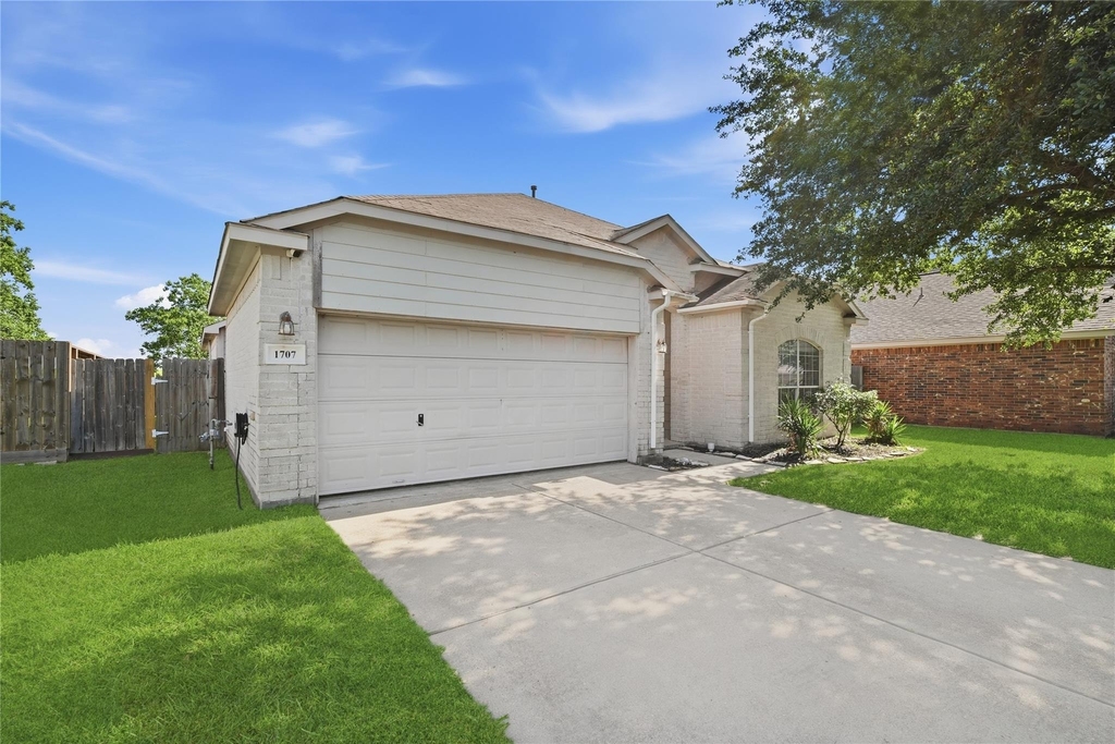 1707 N Highlands Crossing - Photo 2