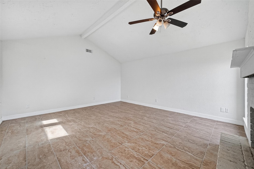 2223 Courtney Ct - Photo 3