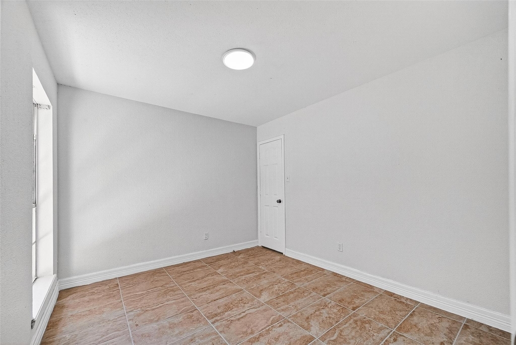 2223 Courtney Ct - Photo 23