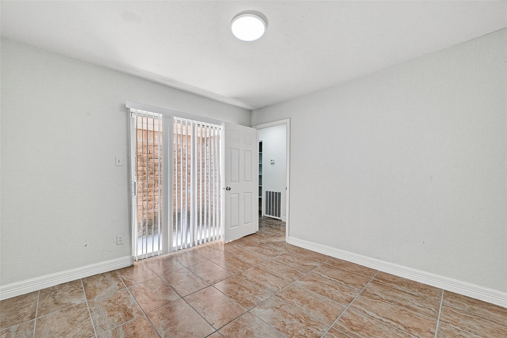 2223 Courtney Ct - Photo 14