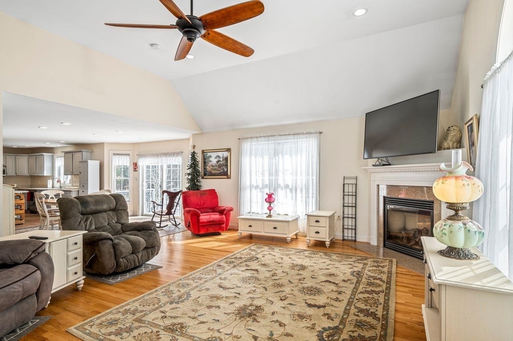 20 Ordway - Photo 9