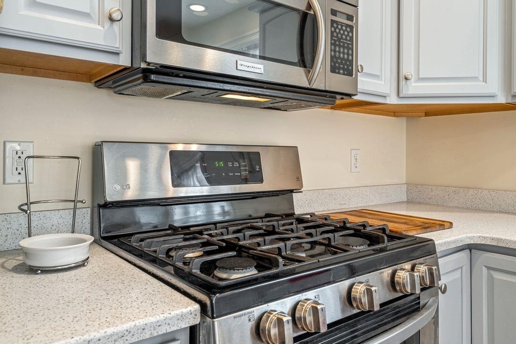 20 Ordway - Photo 6