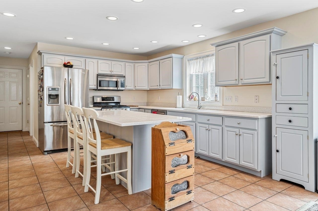 20 Ordway - Photo 5